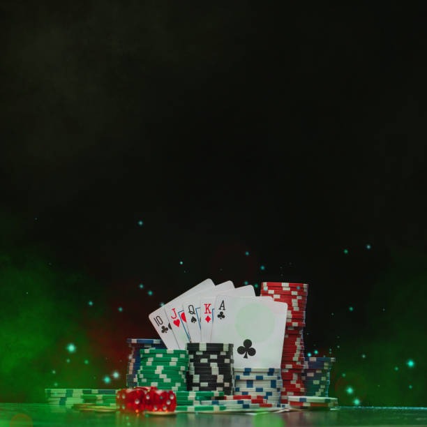 erek kucing Capsa Banting mobile table interface showing cards, player stacks, and betting controls